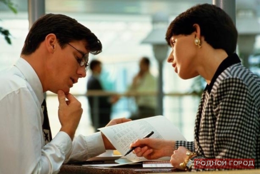 Бывший сотрудник банка в Волгограде обманул клиентку