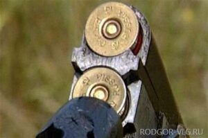 Под Волгоградом неизвестный расстрелял дробью двух рыбаков