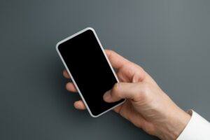 Волгоградцам подсказали, как приобрести смартфон без вирусов