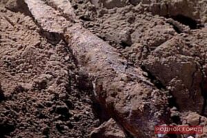 Волгоградская полиция охраняет место обнаружения снаряда