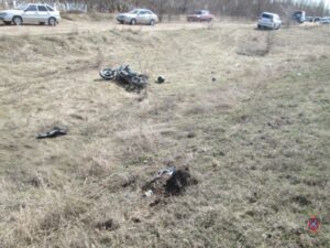 Под Волгоградом мотоциклист попал в аварию