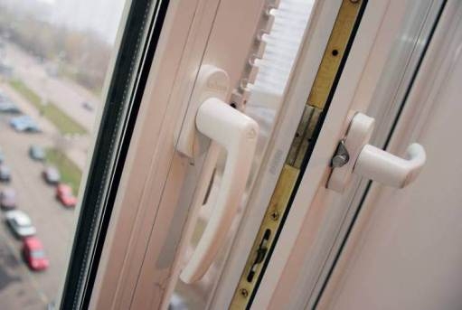 В Камышине 5-летняя девочка выпала с 9 этажа и погибла