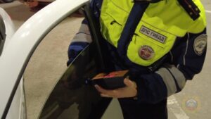 Полиция Волгограда провела рейд по проверке тонированных автомобилей