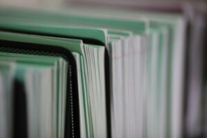 Из школы в Волжском уволилась учительница, заклеившая детям рты скотчем