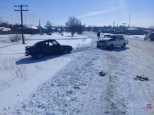 В Жирновском районе столкнулись два ВАЗа