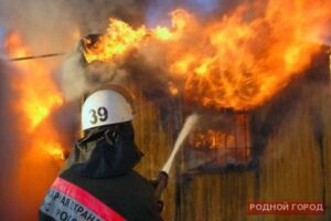 Четыре жителя Волгоградской области пострадали при пожаре на даче