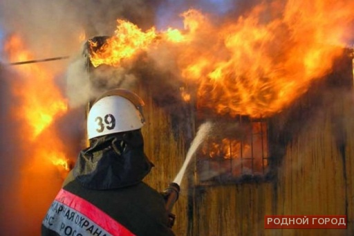 Четыре жителя Волгоградской области пострадали при пожаре на даче