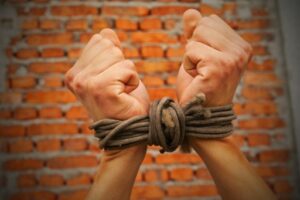 46-летний волжанин из-за ревности взял в заложники бывшую жену