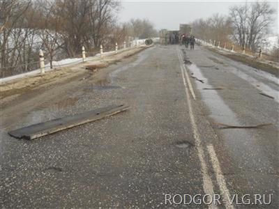 Развалившийся на трассе «КамАЗ» стал причиной ДТП