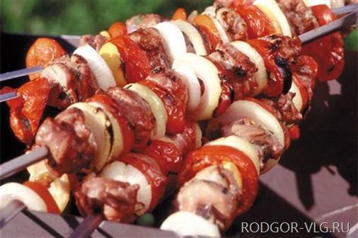 Шашлык: как приготовить, как замариновать, рецепты соусов к шашлыку