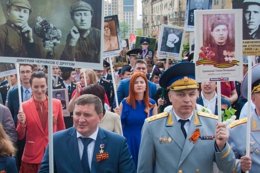 Анна Чапман в Волгограде приняла участие в акции «Бессмертный полк»