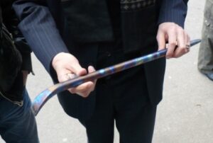 25-летний житель Суровикино избил полицейского монтировкой