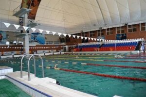 В Волгограде с 1 марта юные пловцы вновь тренируются в бассейне «Искра»
