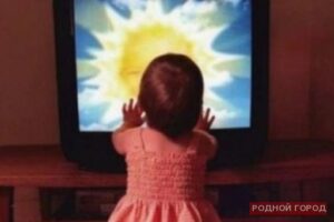 Под Волгоградом телевизор упал на 2-летнюю девочку