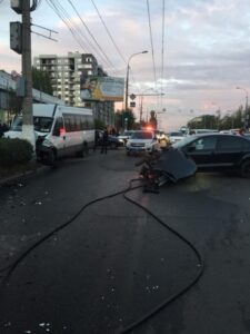 Пять пассажирок маршрутки пострадали в аварии в центре Волгограда