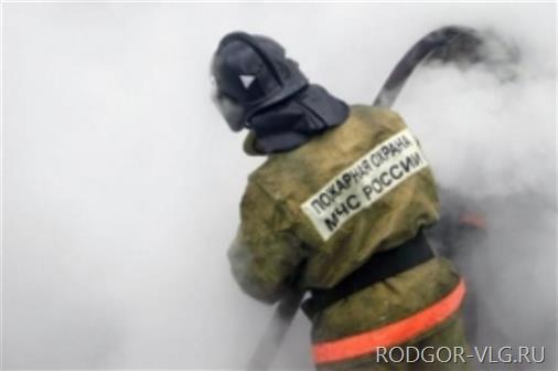 Пожар в 9-этажке на севере Волгограда: эвакуировано 17 человек