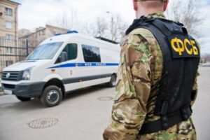 ФСБ России пресекло подпольную торговлю оружием в 20 регионах
