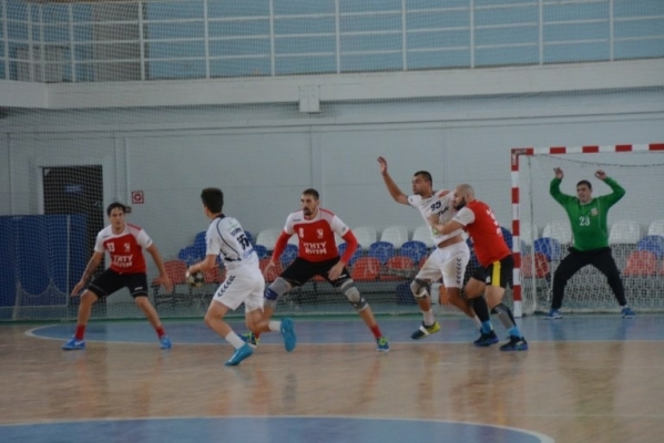 Волгоградский «Каустик» обыграл челябинское «Динамо»