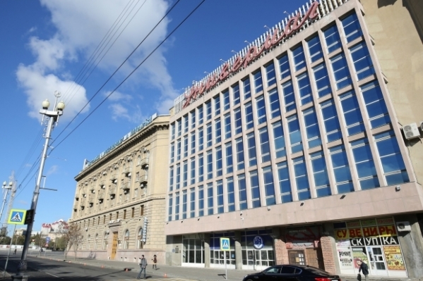 В Волгограде продолжается подготовка к реконструкции ЦУМа