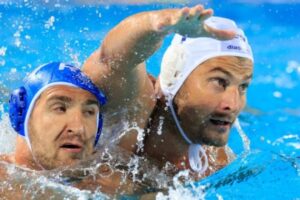 Сборная России по водному поло проиграла венграм