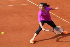 Волгоградская теннисистка вышла во второй круг турнира в Праге