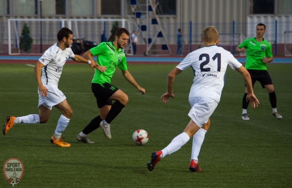 Волжское «Торпедо» уступило лидеру чемпионата