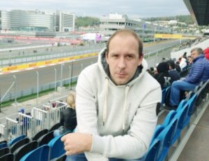 Волгоградец родился без пальцев рук: «Обижался на сверстников, но не расстраивался»