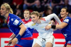 Сборная России по гандболу вырвала победу у Черногории