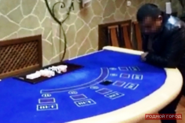 В подпольном казино изъяли 7 игровых аппаратов, 3 стола и рулетку