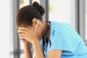 Медсестра ограбила 77-летнюю пациентку хосписа в Волгограде