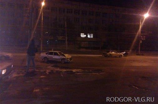 Устроивший ДТП водитель попал в больницу в Волгограде