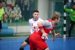 Волгоградский «Каустик» покинули 3 гандболиста