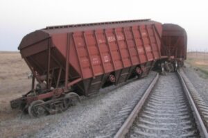 Под Волгоградом с рельсов сошёл вагон грузового поезда