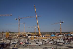 Спецкомиссия расследует причины травм рабочих на стройке стадиона в Волгограде
