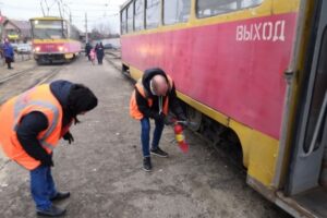 Трамвай полыхнул в Дзержинском районе Волгограда