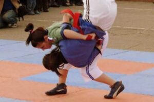 Волгоградка стала чемпионкой РФ в борьбе на поясах