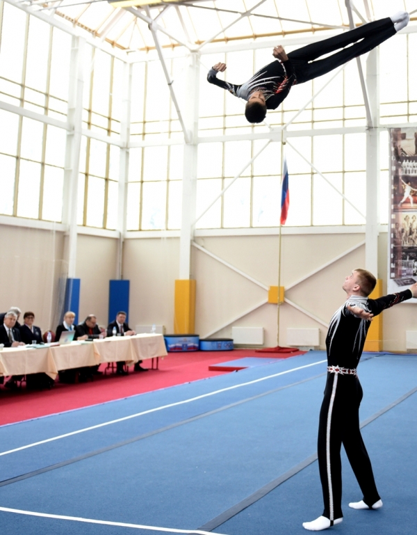 Волгоградские акробаты стали чемпионами страны