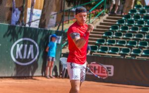 Волгоградский теннисист с победы начал турнир в Польше