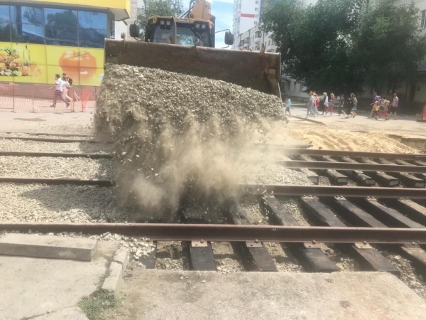 В Волгограде на улице Глазкова восстановили трамвайное полотно