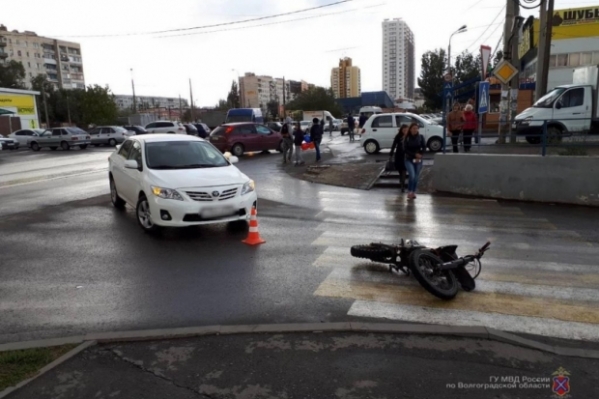 На юге Волгограда в ДТП пострадал подросток-мотоциклист