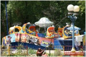 5-летняя девочка получила травмы на карусели в горсаду Волгограда