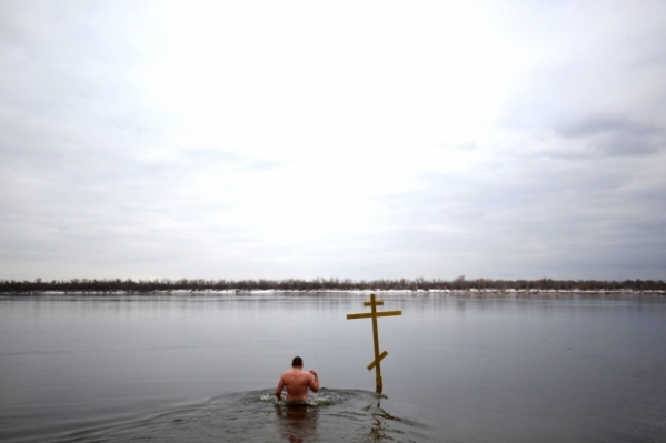 Андрей Бочаров поручил обеспечить безопасность жителей региона на Крещение