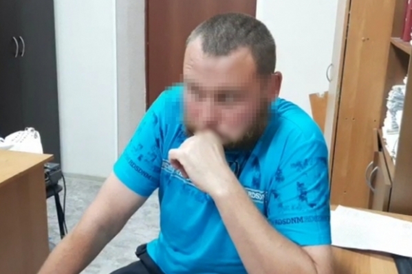 Пьяный волгоградец сделал фото в непристойной позе у Вечного огня