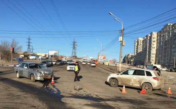 10-летняя школьница пострадала в аварии на севере Волгограда