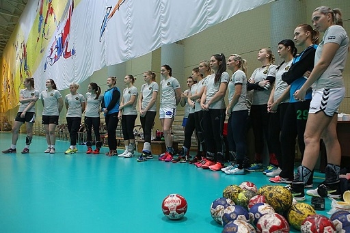 Евгений Трефилов включил в состав 8 волгоградских динамовок