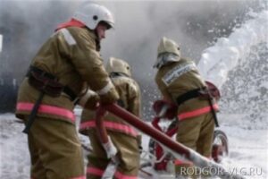 Утром на улице Порт-Саида в Волгограде сгорело кафе «Ривьера»