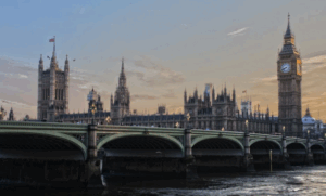 Эксперты объяснили причину отсутствия семьи принца Гарри на поминальной службе