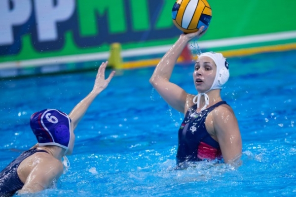 Российские ватерполистки уступили сборной Венгрии на чемпионате Европы