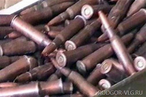 В Волгоградской области рыбак обнаружил ящик с 1058 патронами
