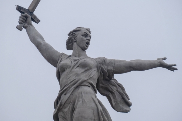 В Волгограде монументу «Родина-мать зовет!» исполняется 55 лет